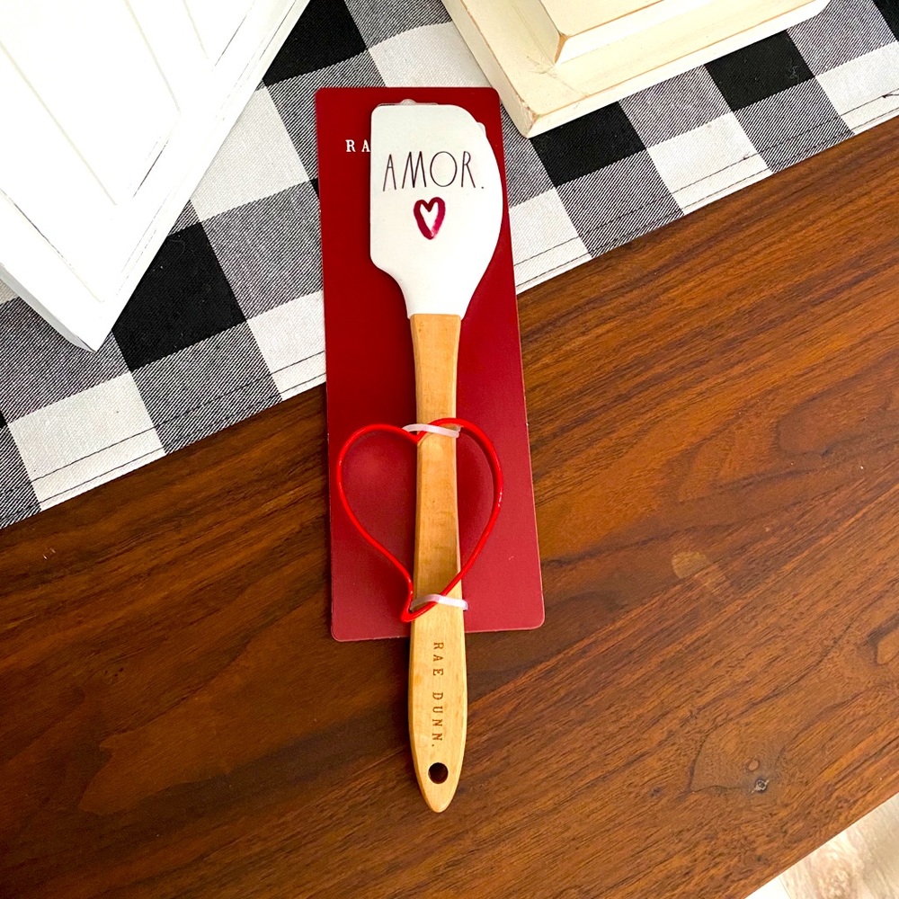 Rae Dunn Amor baking set